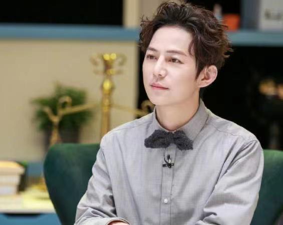 何炅机场爆料视频大全集,趣味花絮尽收眼底 第1张 何炅机场爆料视频大全集,趣味花絮尽收眼底 第1张